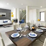 Villa Nina 1 *