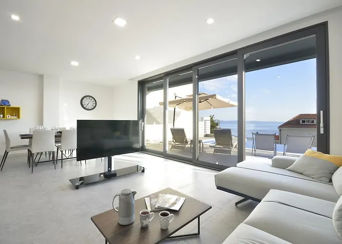 Nina 1 Макарська