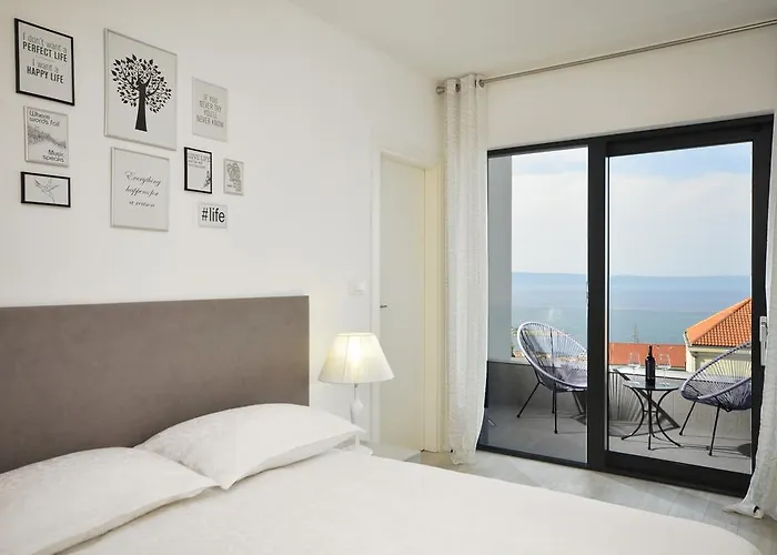 Nina 1 Вілла Макарська